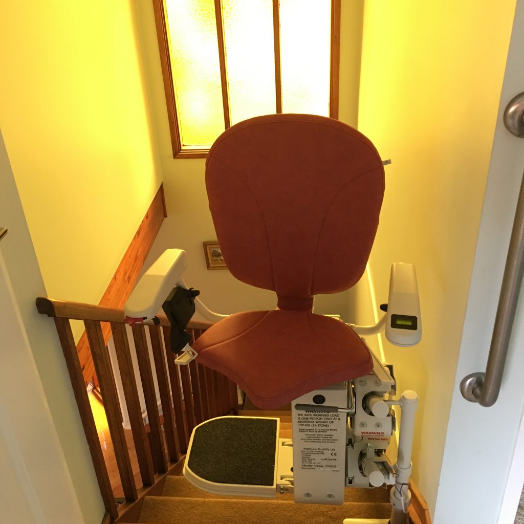 Swivel seat stairlift